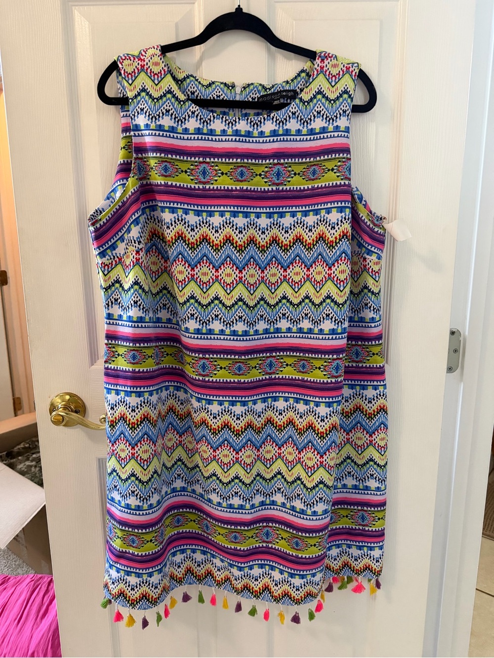 Sleeveless Multicolor Zigzag Print Shift Dress